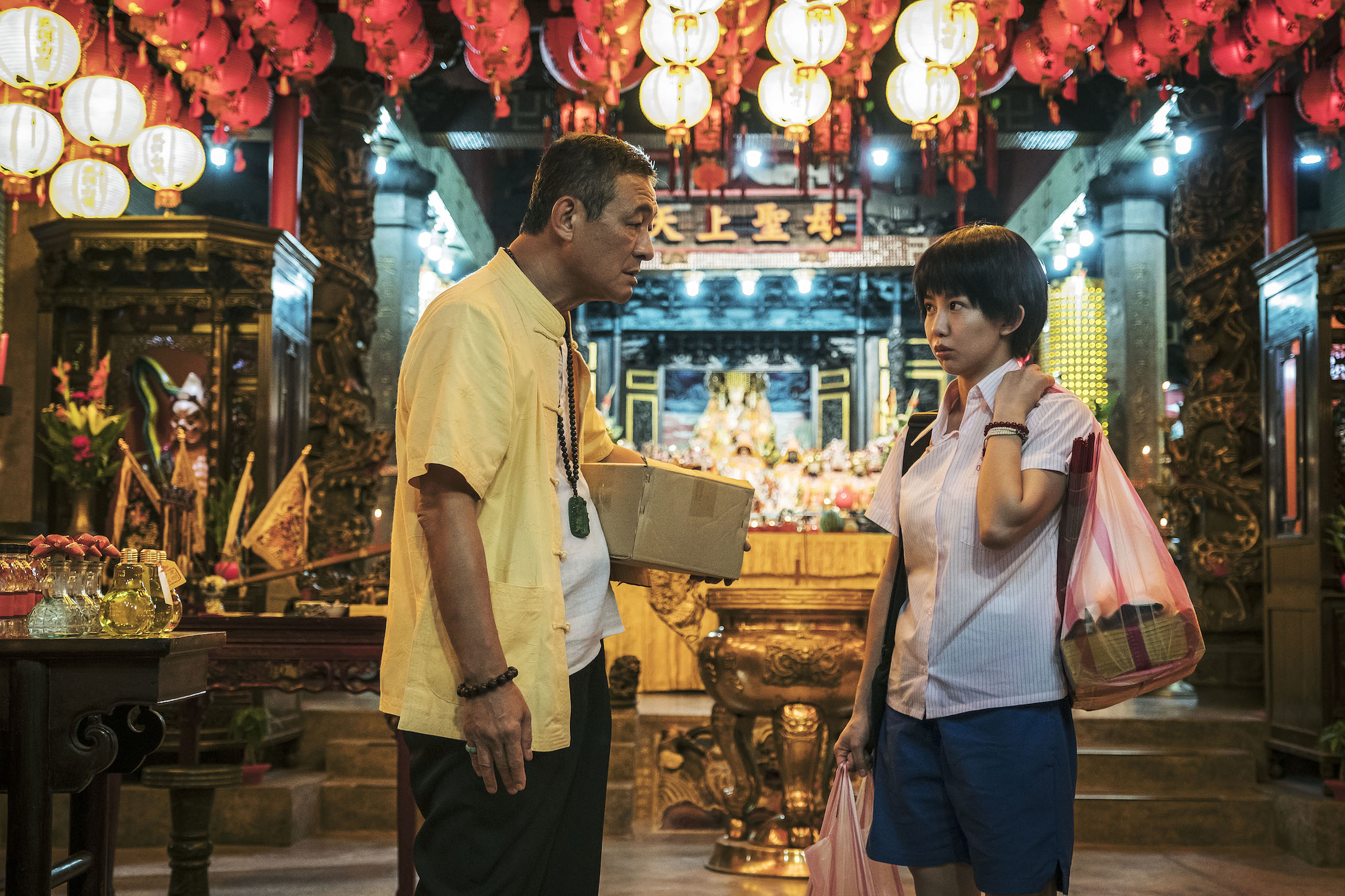 陳慕義與郭書瑤在《通靈少女》中，精彩呈現台灣宮廟文化。（HBO_Asia提供）