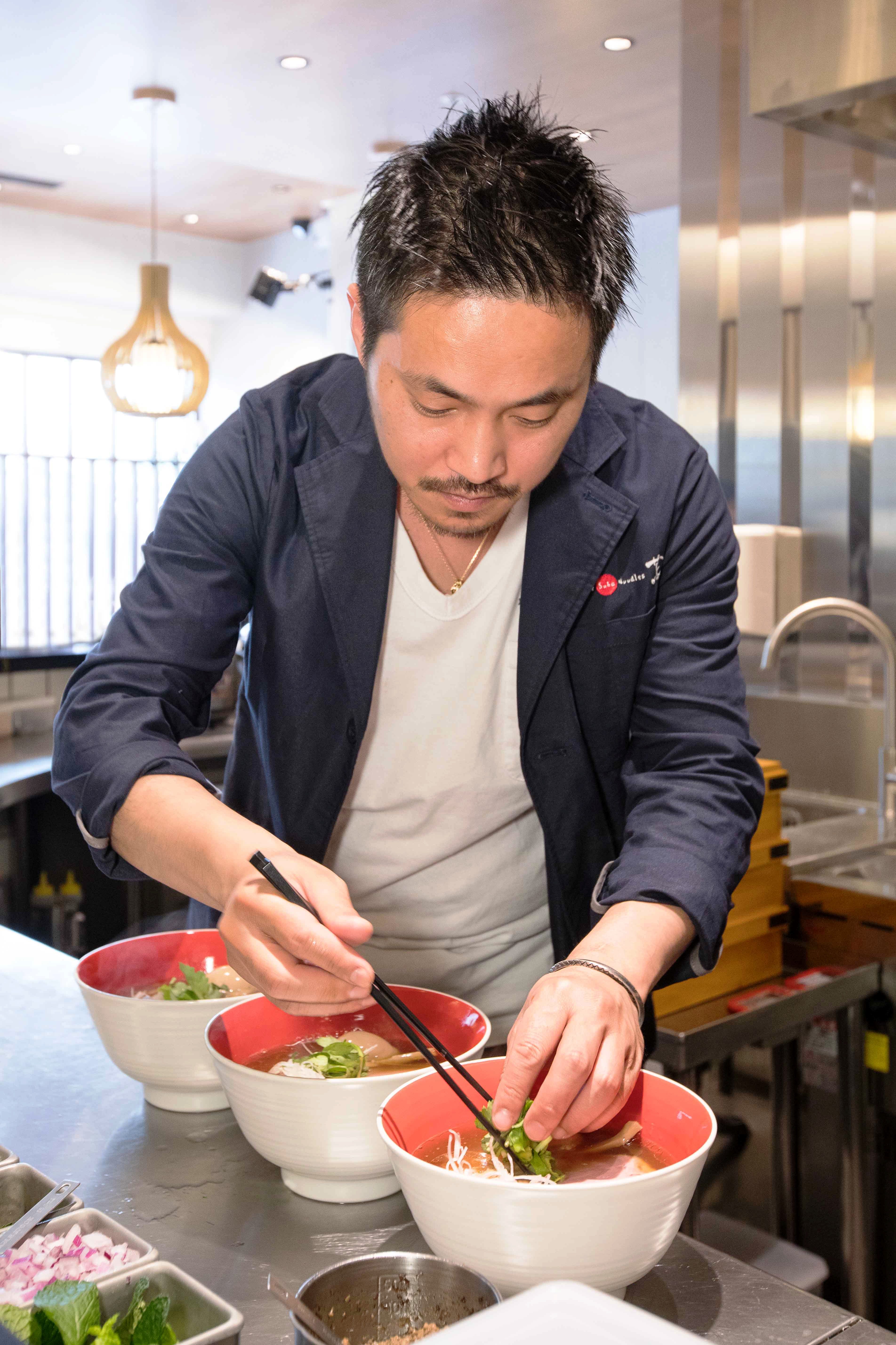 Tsuta蔦創辦主廚 大西祐貴。運用對日本傳統拉麵的見解，加入西方料理創新手法，將傳統的日式拉麵，與西方松露完美結合，開拓出別於傳統