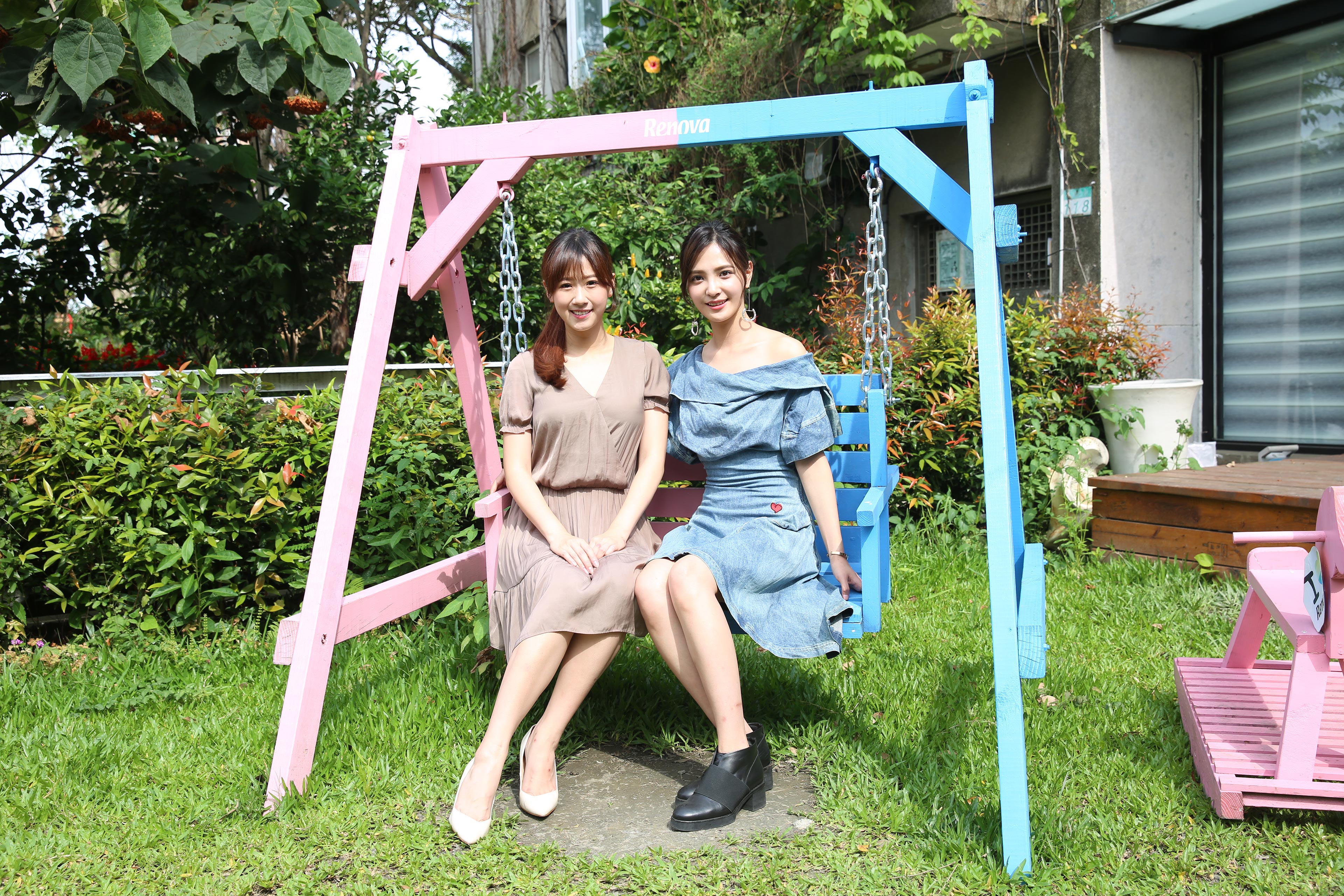 「紅色氣球」女主角方志友(左)與吳子霏(右)