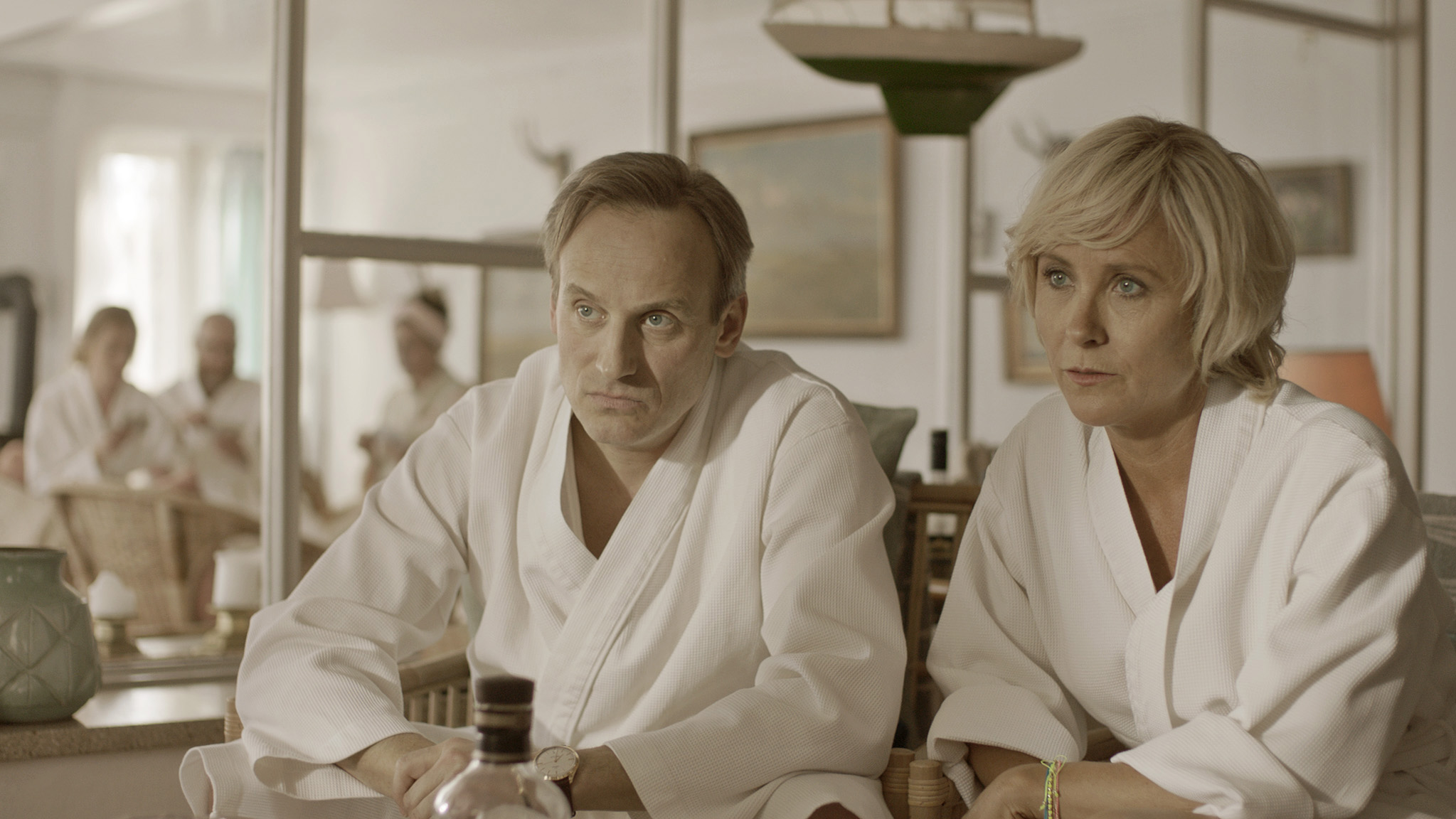 丹麥銀色夫妻檔拉斯莫伯托夫與太太麗絲白鄔爾芙攜手演出描述換伴俱樂部的電影《愛愛大風吹》.jpg