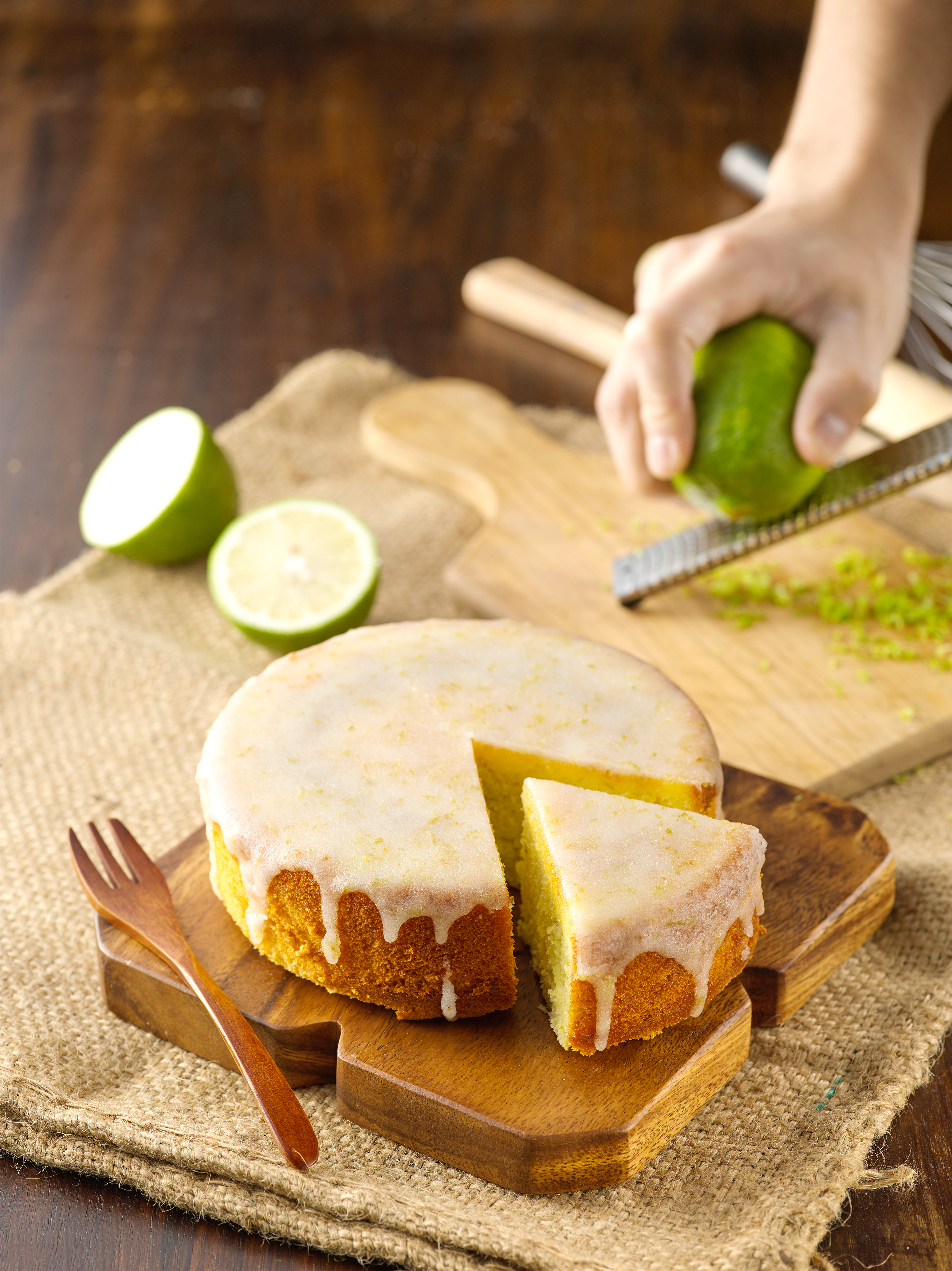 （圖一）阿默蛋糕新品「法國鄉村手作檸檬蛋糕」，售價450元／個（奶蛋素）。（圖片提供／阿默蛋糕）