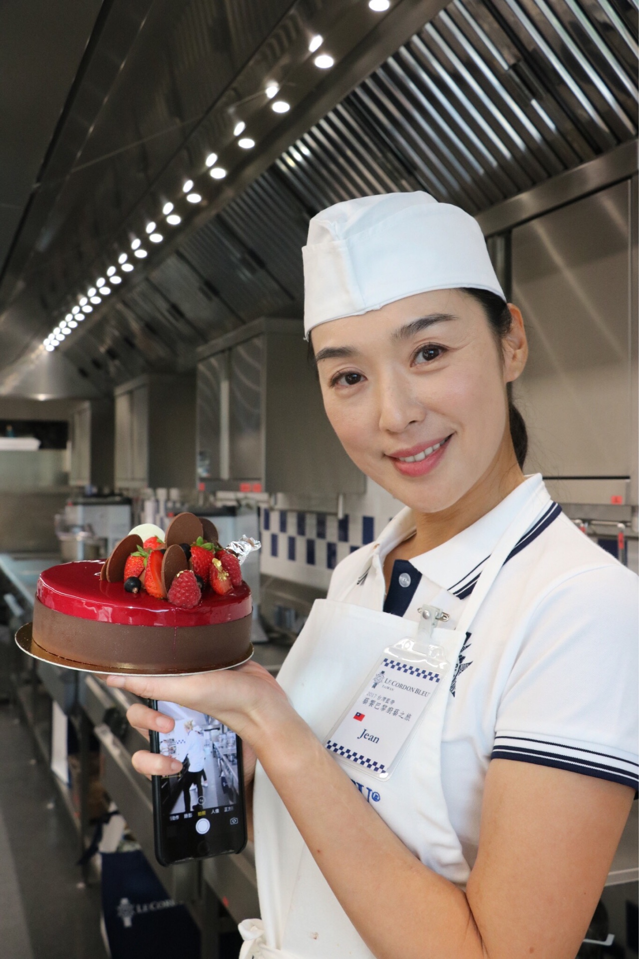 王靜瑩到法國巴黎藍帶學院上烘焙課程3.JPG