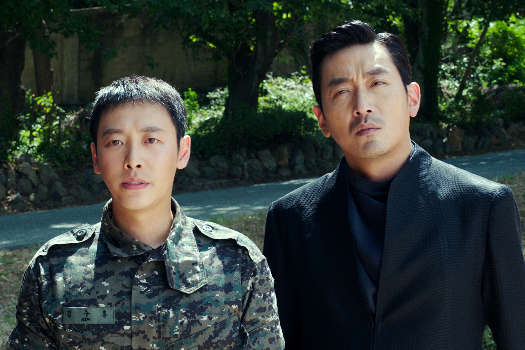 C3 金東昱（左）在片中的出色表演獲得韓媒讚譽，右為河正宇（社外提供）