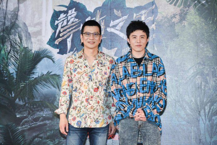 陳子鴻（左）與小宇擔任海選評審。（圖片提供：量子娛樂）