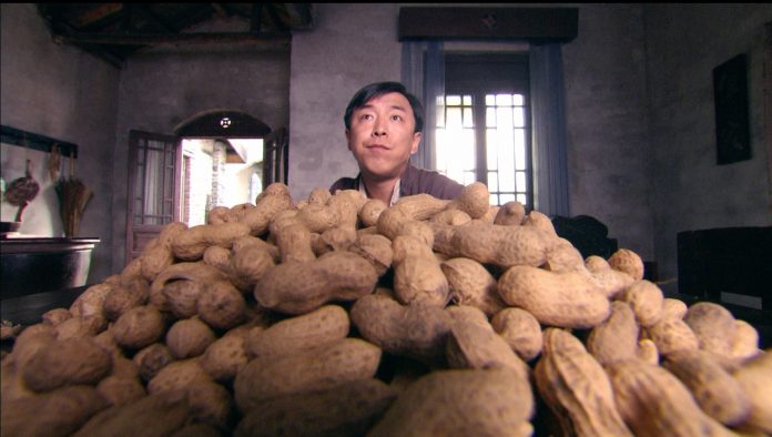 黃渤做「生米」花生期貨。（圖片提供：年代）