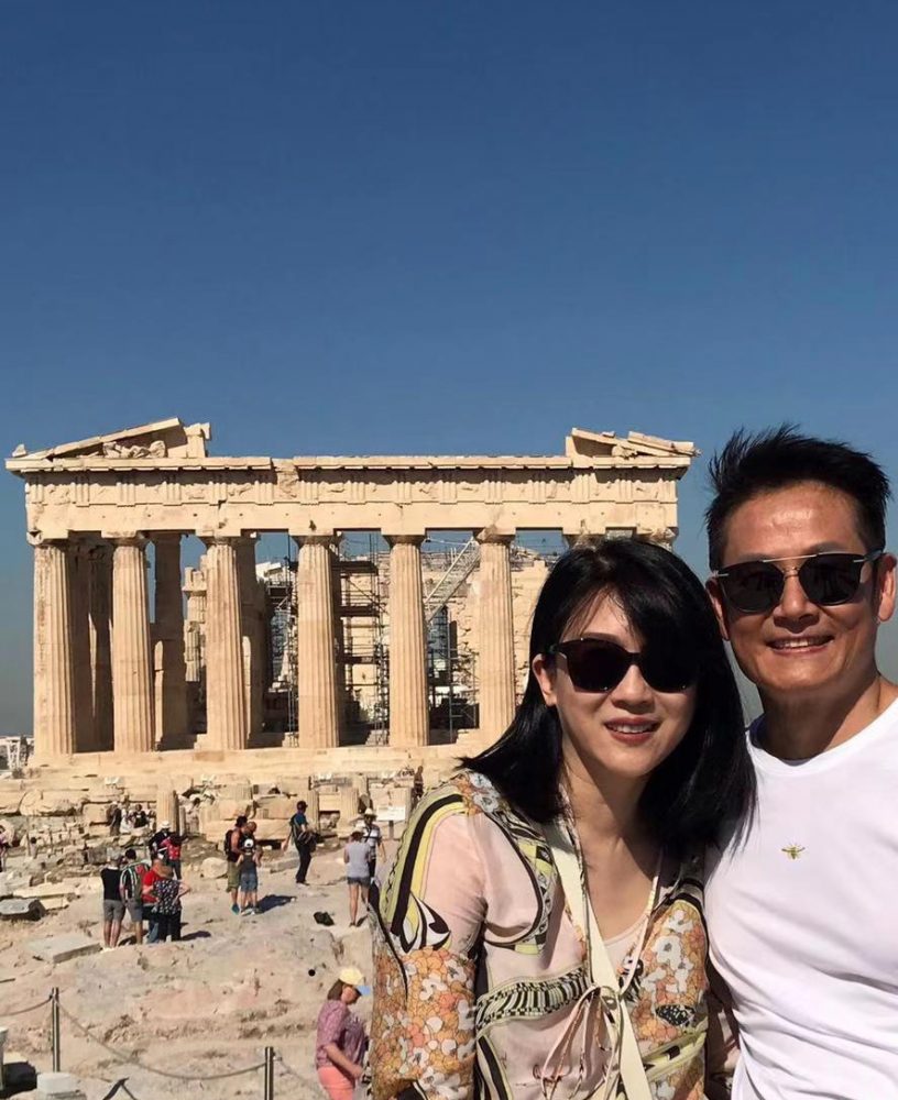 徐乃麟（右）與老婆遊希臘，歡慶結婚30周年。（17Media提供）