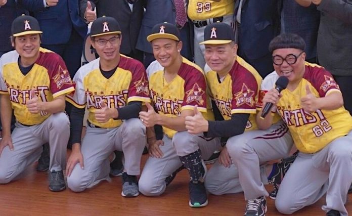台灣閃亮之星演藝明星棒球隊陣容精采。（吳維書攝）