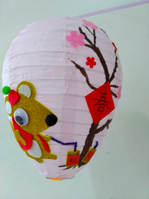 迎接元宵節，南崁兒童藝術村「蕾絲點點 手作新飾界」讓孩子自己動手做燈籠。（取材自南崁兒童藝術村FB）