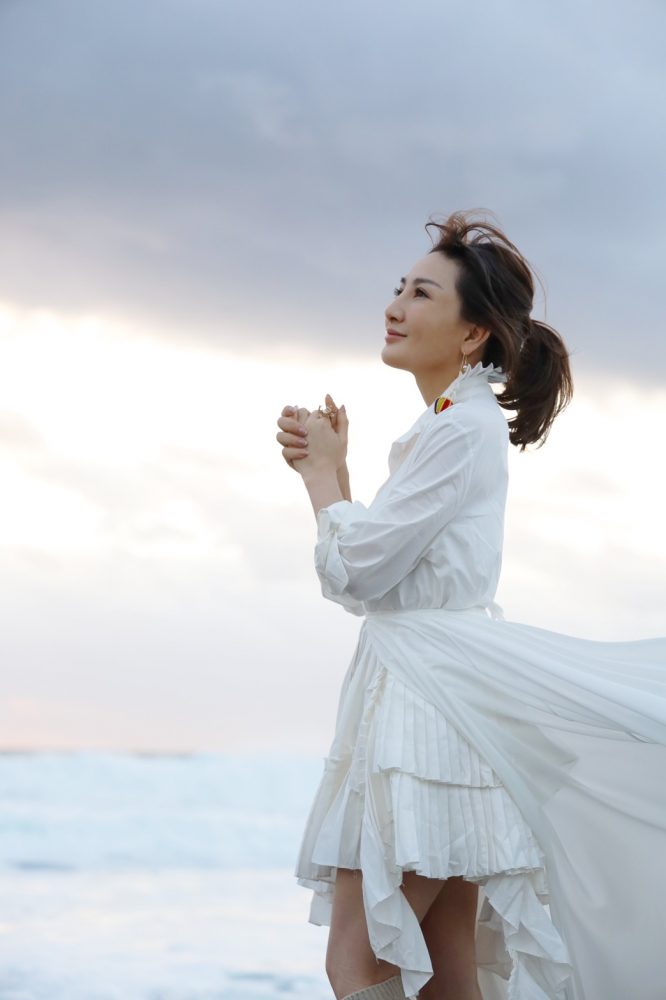 王宥忻推出專輯《宥見逆光的幸福》，要傳遞正向能量。（發了瘋了娛樂提供）