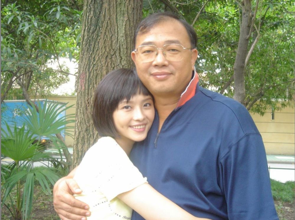 蕭淑慎（左）是父親的掌上明珠。（資料照片）