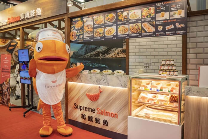亞洲第一家鮭魚專賣店－美威鮭魚首度開放加盟。（美威鮭魚提供）