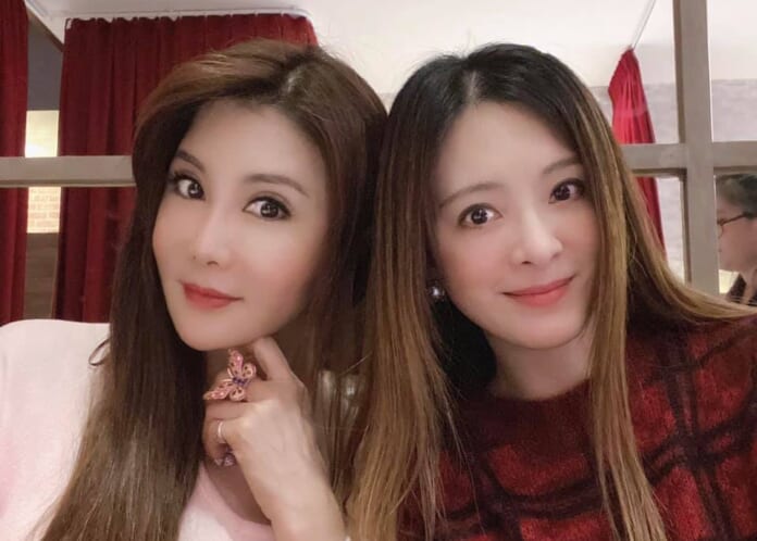 楊麗菁（左）與好友劉真擁有許多回憶。（摘自臉書）