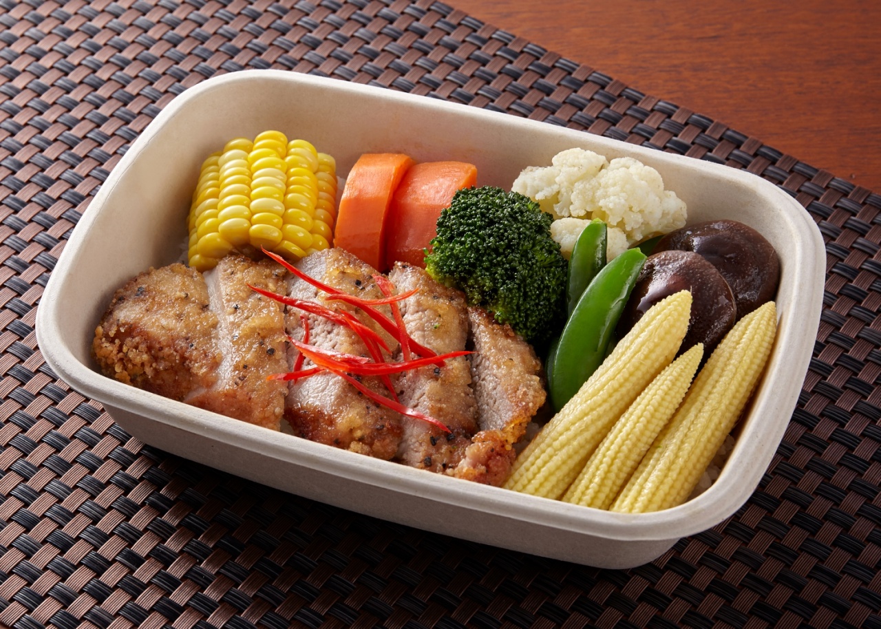 慕軒飯店URBAN331酒吧推出「饗樂餐盒」只要160元可輕鬆享用飯店美食。（慕軒飯店提供）