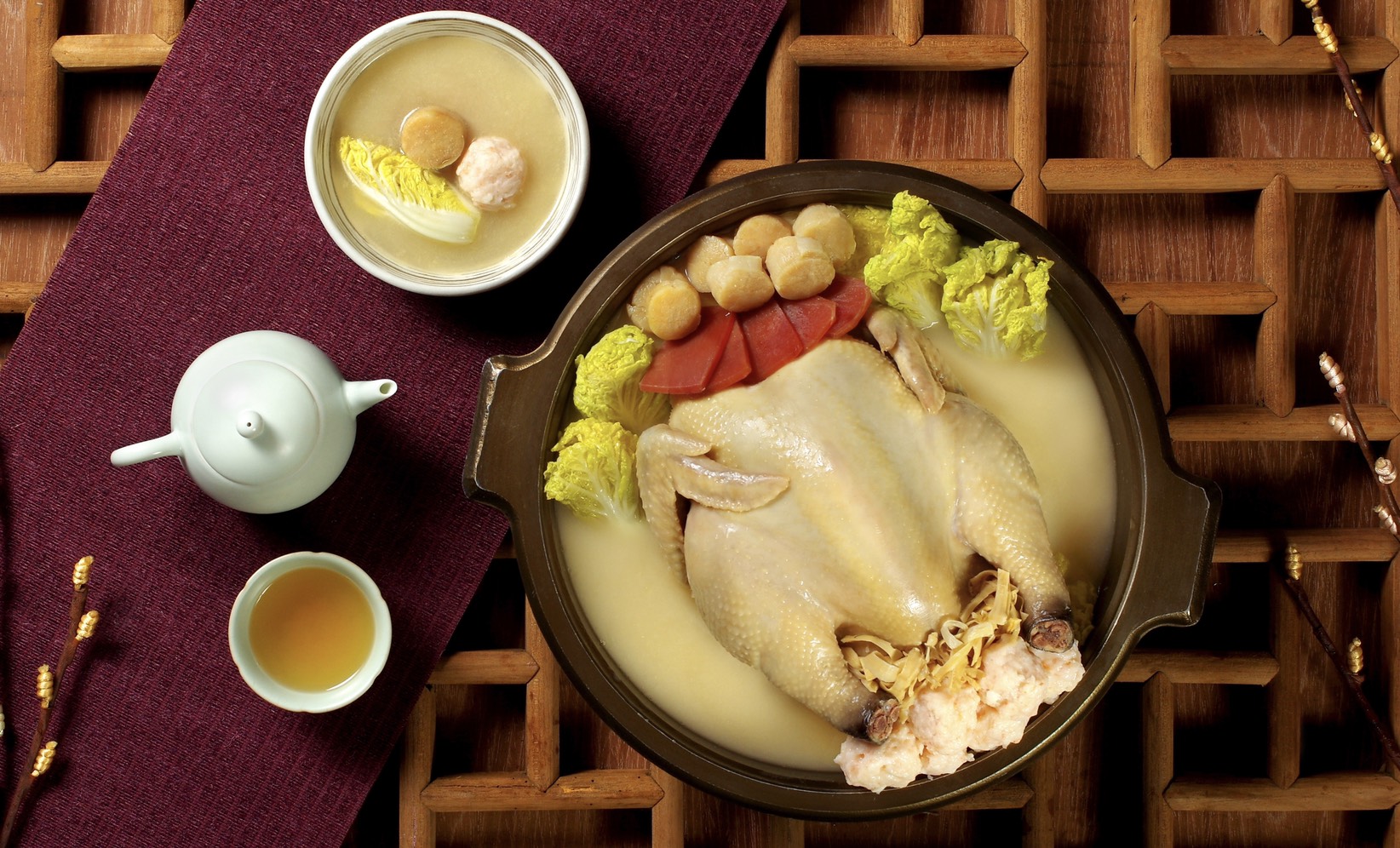 天成飯店集團「干貝金華火腿燉雞盅禮盒」冷凍熟食真空包銷量穩定成長中。（天成飯店集團提供）