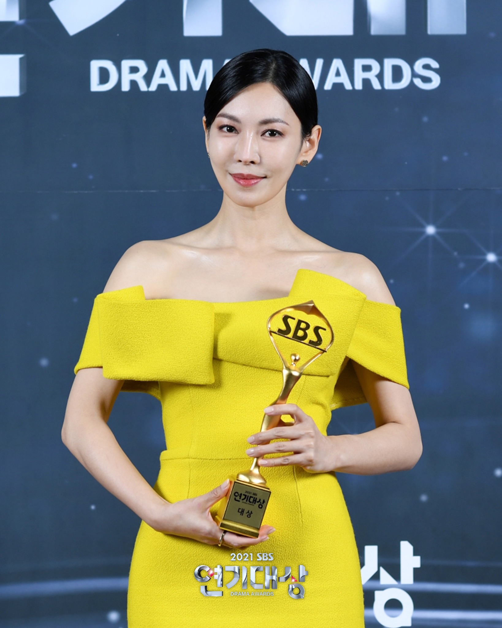 金素妍開心奪下大賞。（摘自SBS官方臉書）