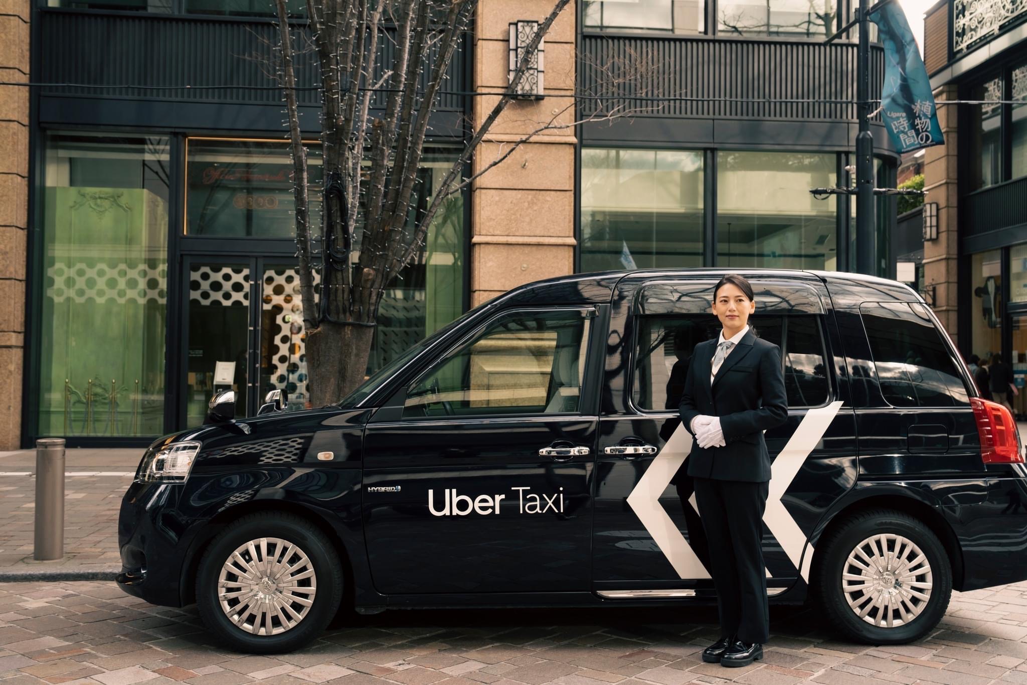 日本的Uber Taxi優步小黃，車頂較高，內部空間算寬敞，後座坐3人也不顯擁擠。（Uber提供）