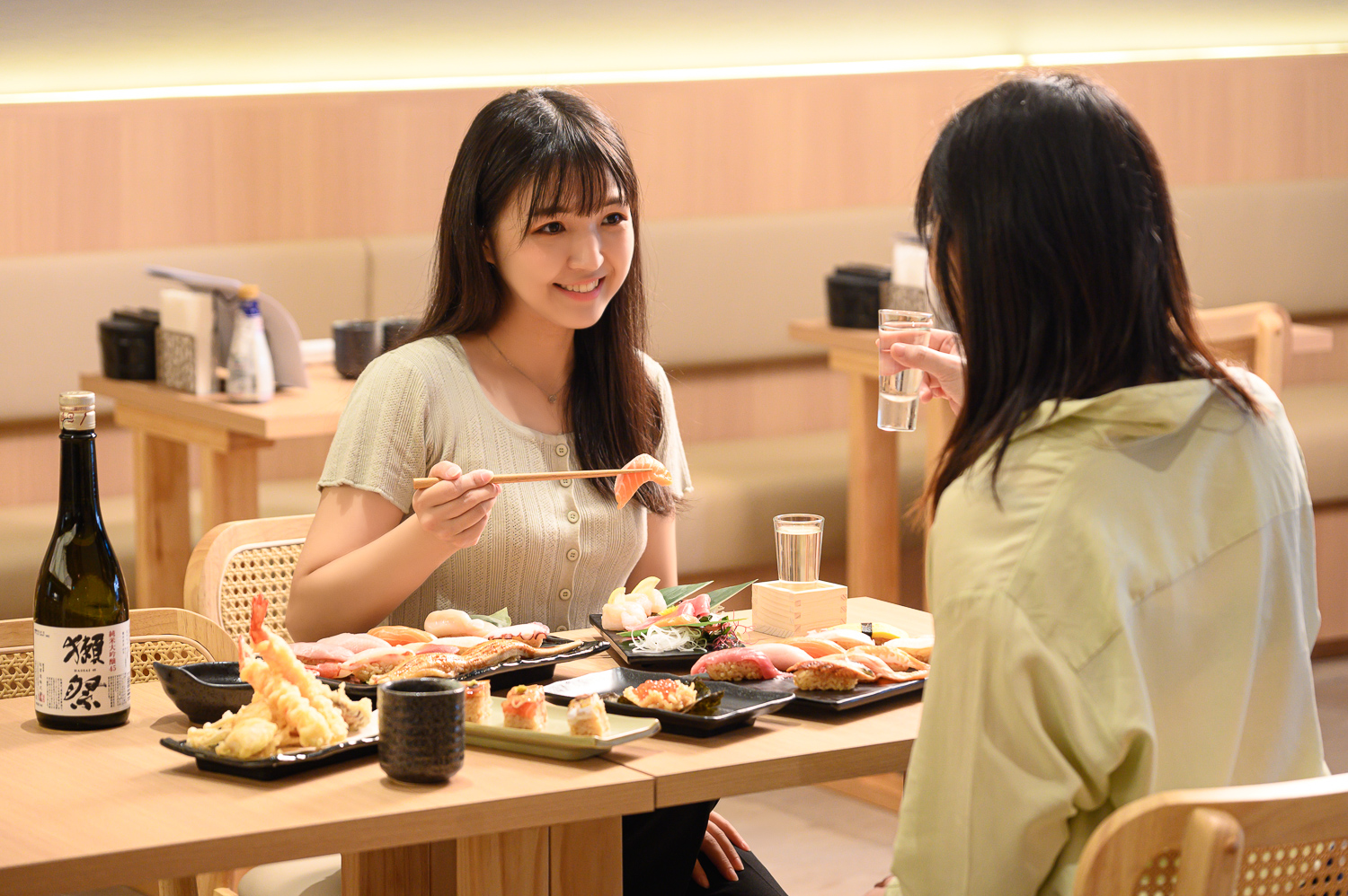 若櫻壽司提供生魚片、日式烤物、天婦羅多樣的日式餐點供消費者選擇。（DON DON DONKI提供／古明弘台北傳真）