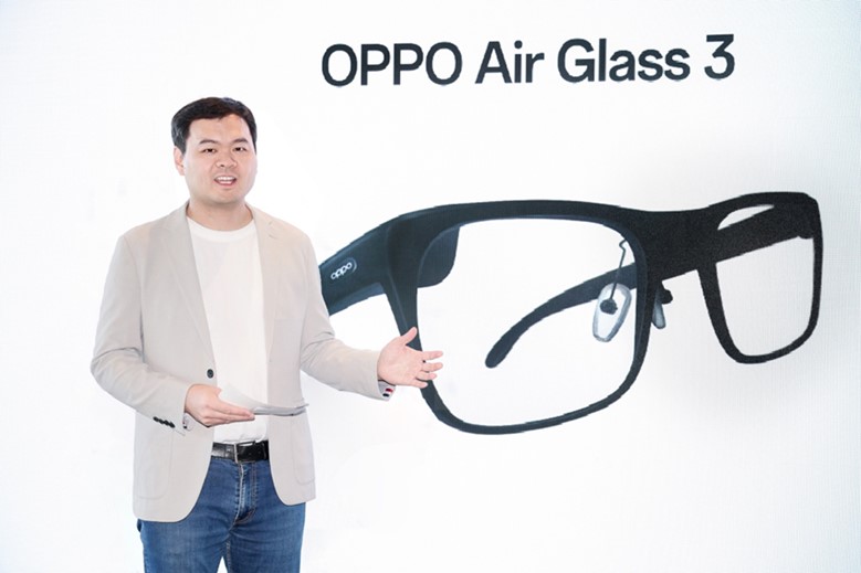 OPPO XR技術總監徐毅介紹OPPO Air Glass 3智慧眼鏡。（OPPO提供／古明弘台北傳真）
