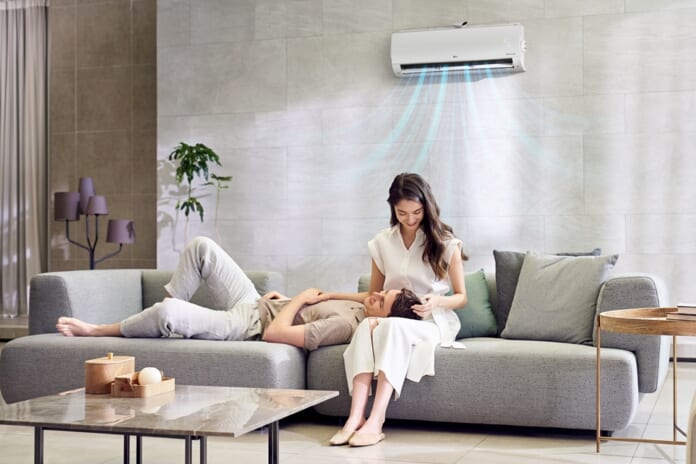 LG家電在台北電器空調影音3C大展推出冷氣滿萬送千優惠活動。（LG提供／古明弘台北傳真）