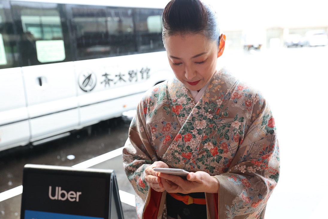 Uber 與日本加賀市政府合作推「Rideshare Kaga 加賀版共乘服務」，讓旅客體驗便利的共乘服務。（Uber提供／古明弘台北傳真）